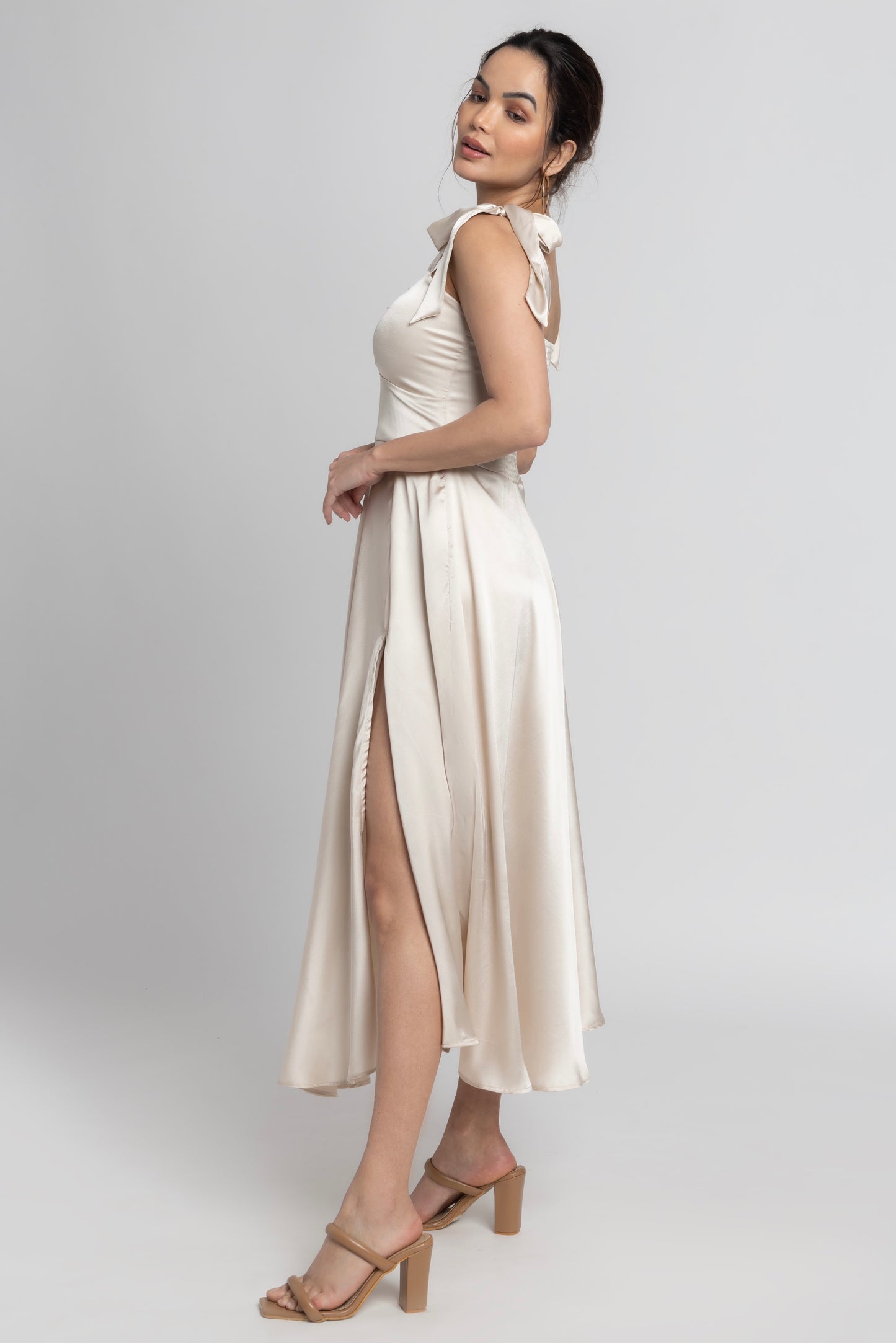 Creamy Sweetheart Midi Dress